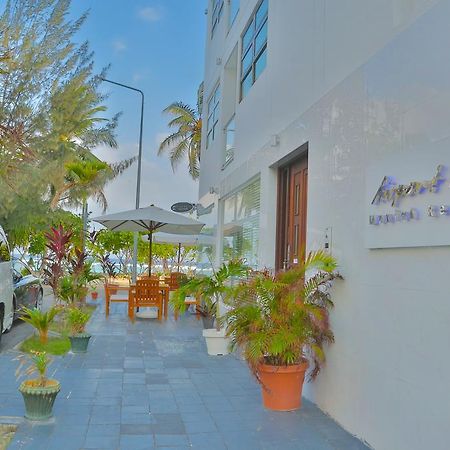 Airport Beach Hotel Hulhumale Ngoại thất bức ảnh
