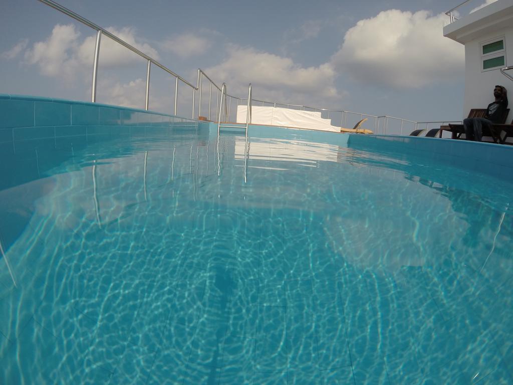 Airport Beach Hotel Hulhumale Ngoại thất bức ảnh
