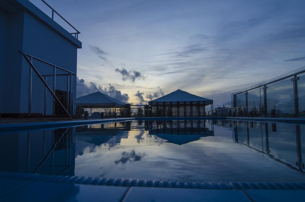 Airport Beach Hotel Hulhumale Ngoại thất bức ảnh