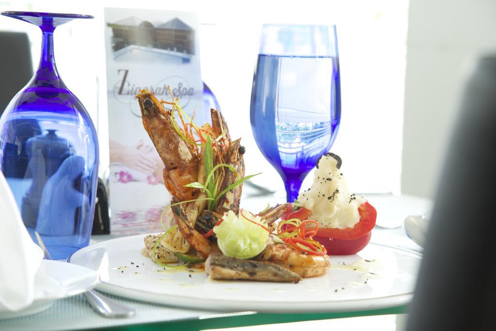 Airport Beach Hotel Hulhumale Ngoại thất bức ảnh