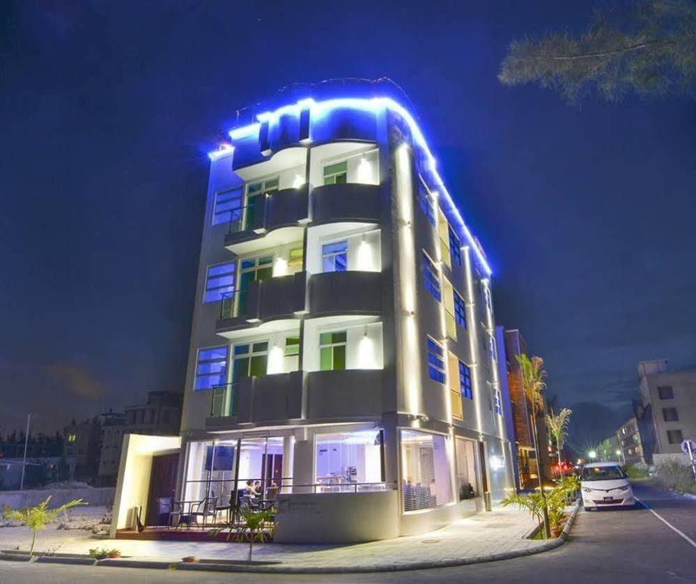 Airport Beach Hotel Hulhumale Ngoại thất bức ảnh