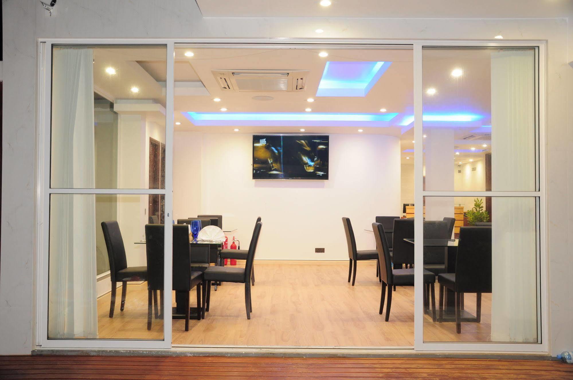 Airport Beach Hotel Hulhumale Ngoại thất bức ảnh